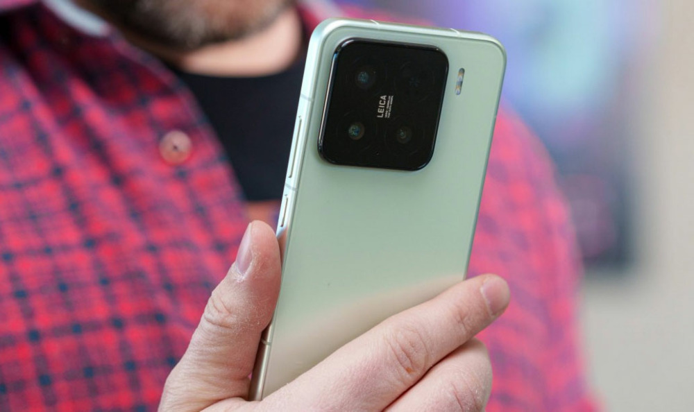 Огляд Xiaomi 15: компактний флагман, як альтернатива iPhone 16 Pro та Galaxy S25