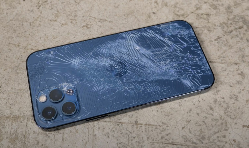 Чому iPhone не вмикається, що робити і як повернути його до життя