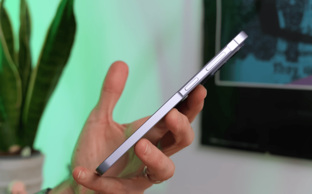 Тестували Samsung Galaxy A57 5G в магазині «Експерт»: 5 речей, які не пишуть в характеристиках
