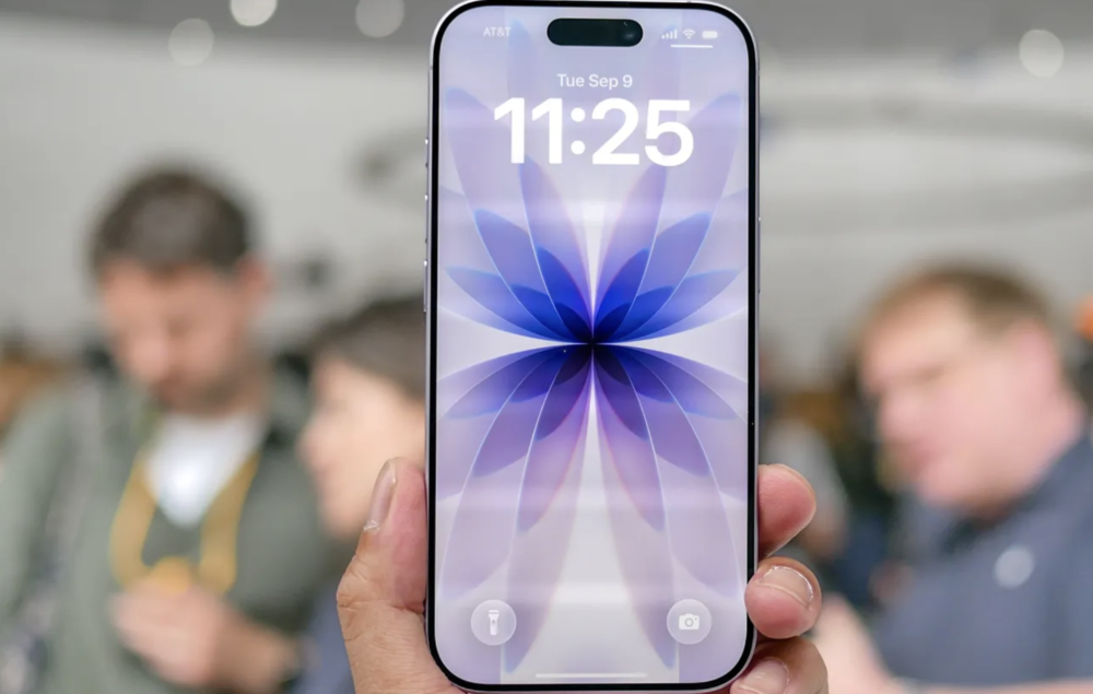 Чому iPhone 17 провалився і який смартфон обрати замість нього