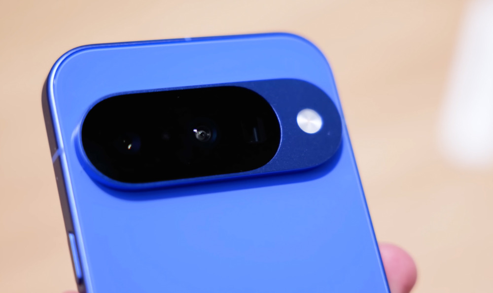 Огляд Google Pixel 10: головні оновлення і чи варто міняти Pixel 9 на новинку