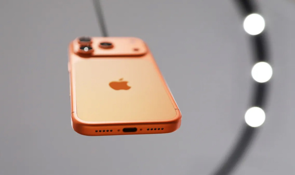 Огляд iPhone 17 Pro — враження від новинки, характеристики та ціна в Україні, чи варто купувати