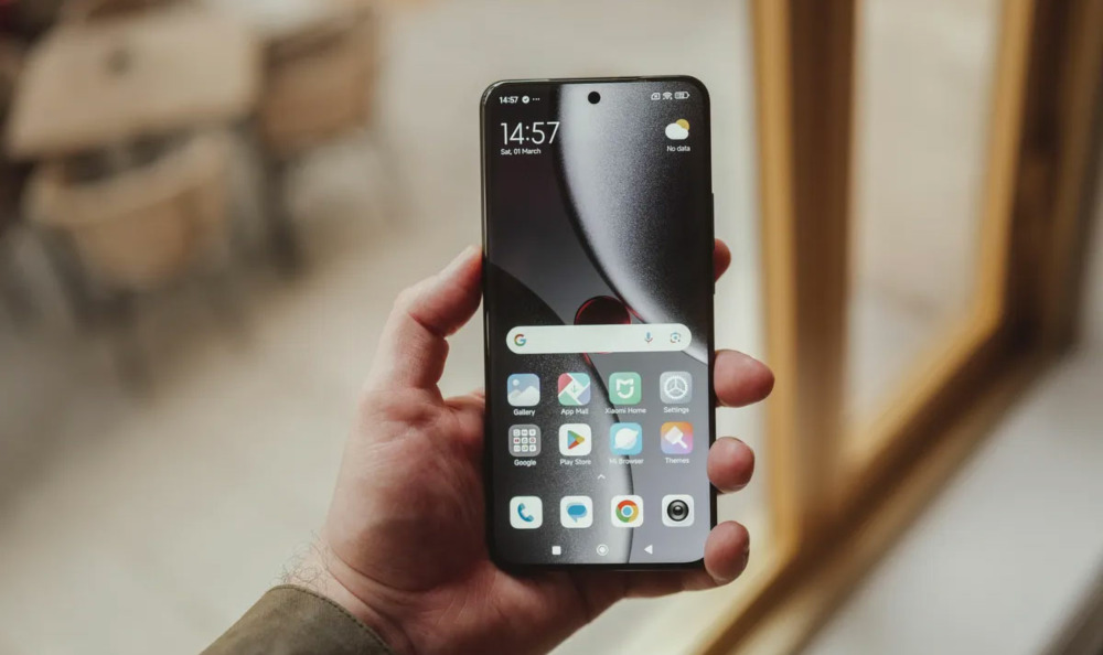 Огляд смартфона Xiaomi 15 Ultra — камера, час роботи та ціна