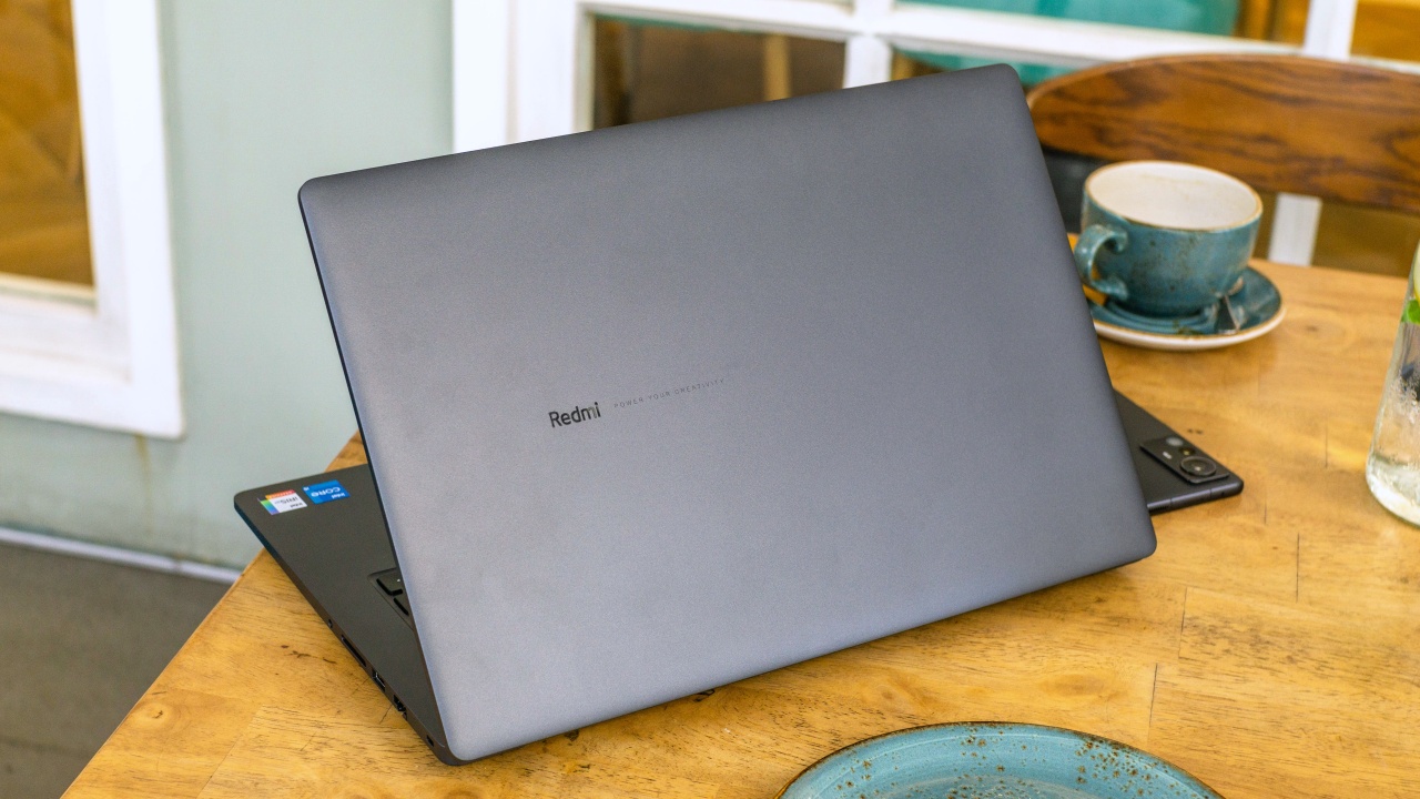Огляд ноутбука Xiaomi Mi RedmiBook 15 — Ідеальне поєднання продуктивності та доступності Огляд ноутбука Xiaomi Mi RedmiBook 15 — Ідеальне поєднання продуктивності та доступності