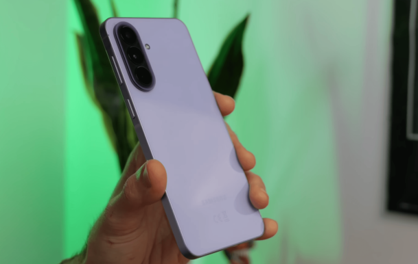 Тестували Samsung Galaxy A57 5G в магазині «Експерт»: 5 речей, які не пишуть в характеристиках