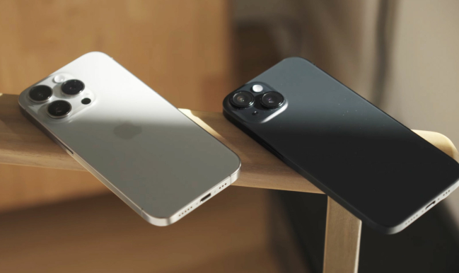 Порівняння та огляд iPhone 15 та iPhone 15 Pro — у чому відмінність характеристик та що краще обрати для себе