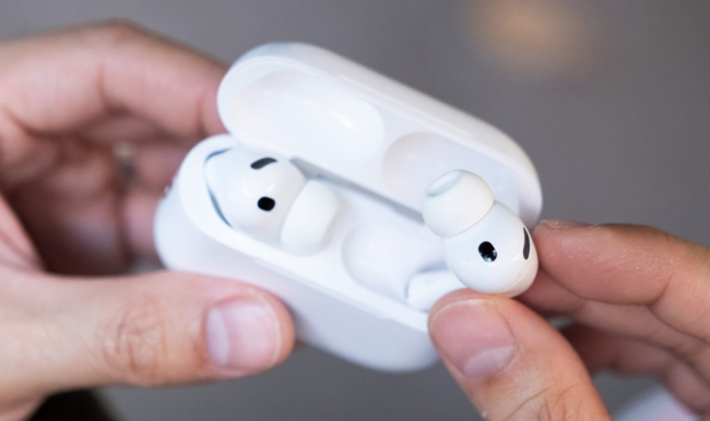 Що нового в AirPods Pro 3, порівняно з AirPods Pro 2 — чи варто оновлюватися з попередніх версій AirPods?