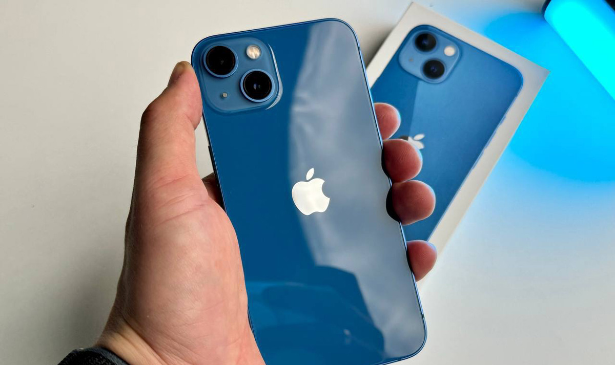 Що краще купити: б/в iPhone чи новий Android?